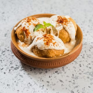 Aloo Tikki Chana Chaat (2 Pcs)