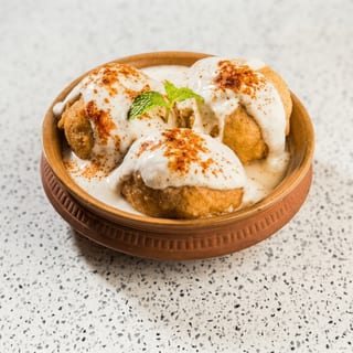 Aloo Tikki Chana Chaat (2 Pcs)